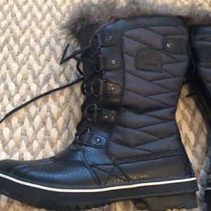 Sorry Boots with fur trim